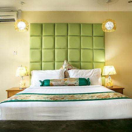 Kebbys Hotel Dar es Salaam Exterior foto