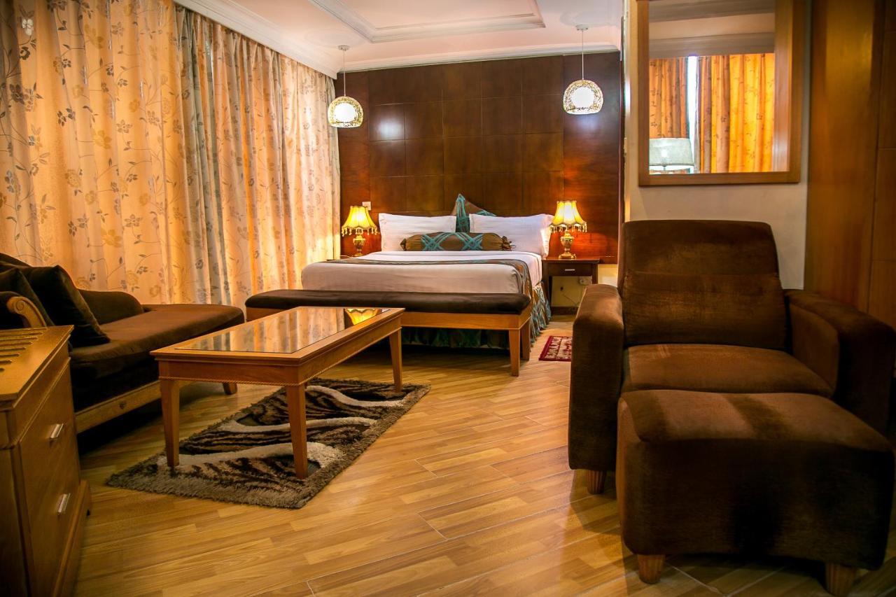 Kebbys Hotel Dar es Salaam Exterior foto