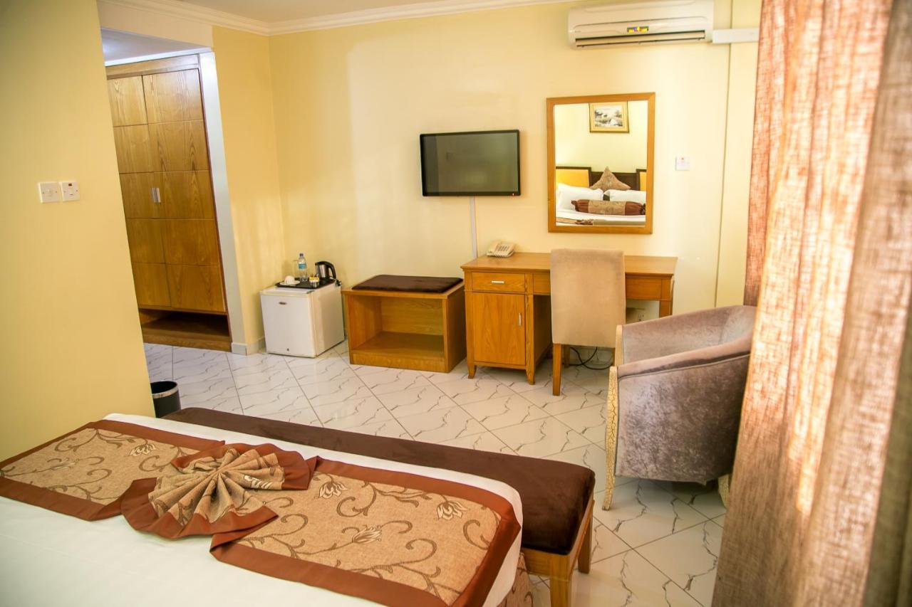 Kebbys Hotel Dar es Salaam Exterior foto